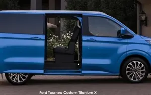 Ford Tourneo Custom image 2