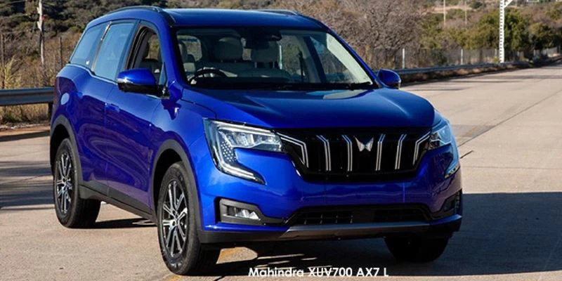 Mahindra XUV700 XUV 700 2.0 Ax7l A/T (7 Seater)