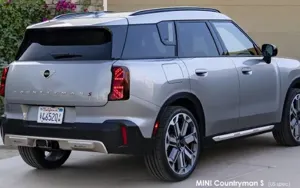 MINI Countryman image 2