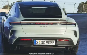 Porsche Taycan image 2