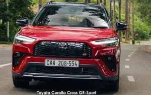 Toyota Corolla Cross image 2