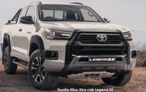 Toyota Hilux image 2