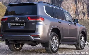 Toyota Land Cruiser 300 image 2