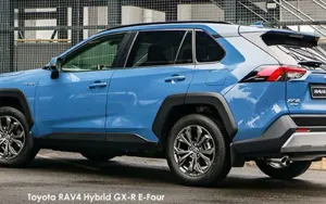 Toyota RAV4 image 2